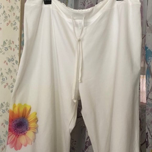 Athleta Pants - Athleta White Drawstring Photoreal Wide Leg Capri